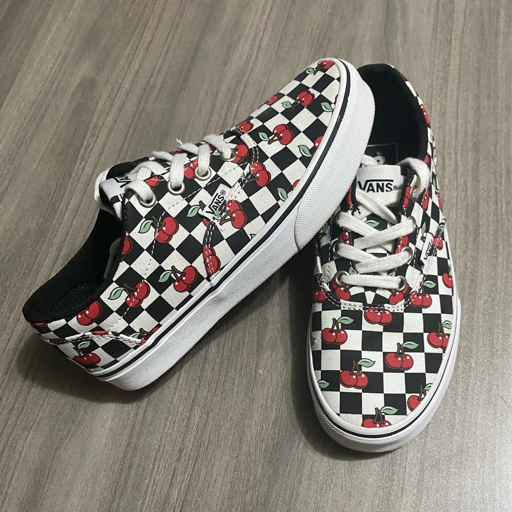 Vans Old Skool Lo Red Cherry Women Sneakers - SZ 6 - Picture 5 of 10
